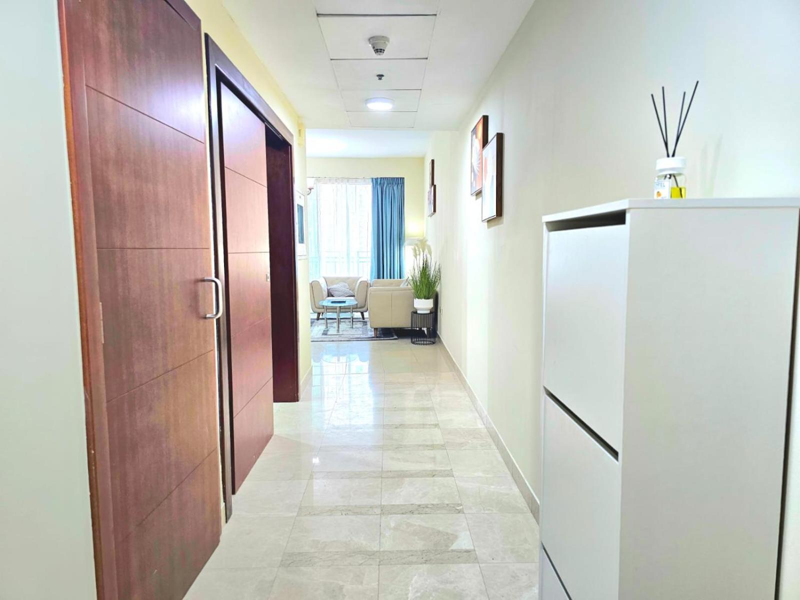דובאי Trinity Holiday Homes - Standpoint Tower Downtown מראה חיצוני תמונה