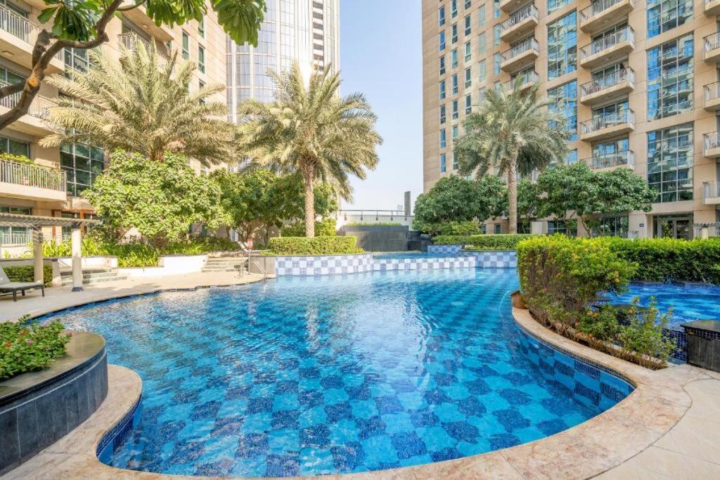 דובאי Trinity Holiday Homes - Standpoint Tower Downtown מראה חיצוני תמונה